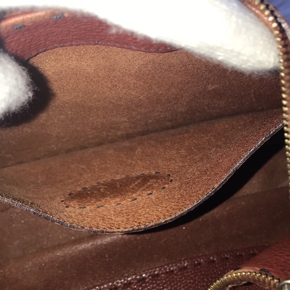 FENDI “RARE” SELLERIA SOFT LEATHER SHOULDER BAG - Picture 15 of 16